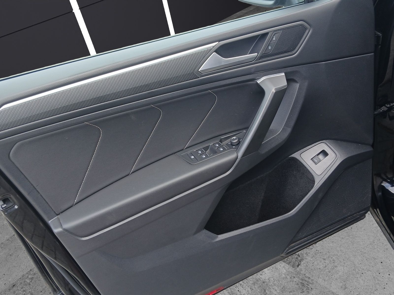 Volkswagen Tiguan Allspace TSI R-Line DSG 4M Matrix AHK Nav foto 19