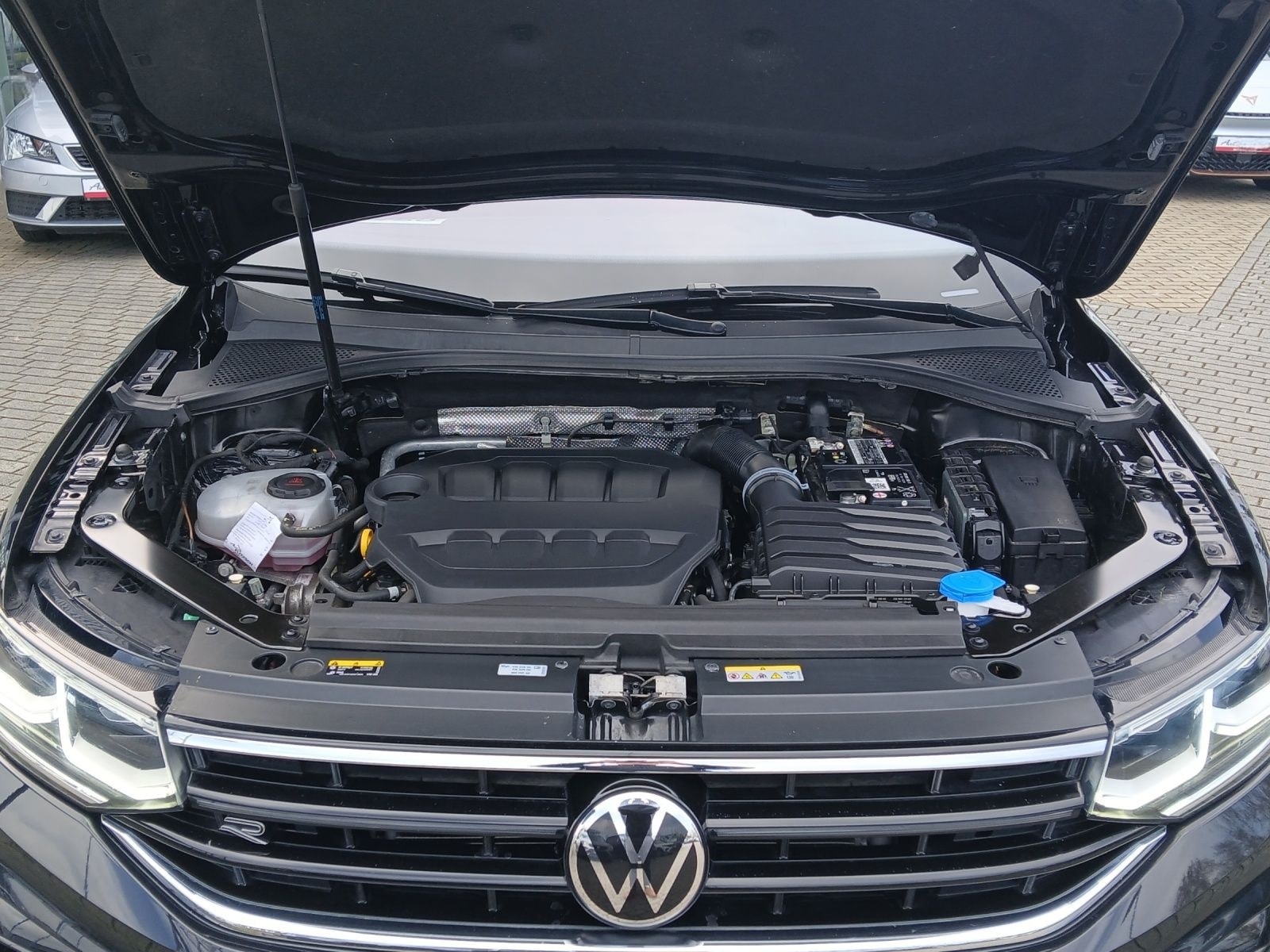 Volkswagen Tiguan Allspace TSI R-Line DSG 4M Matrix AHK Nav foto 22