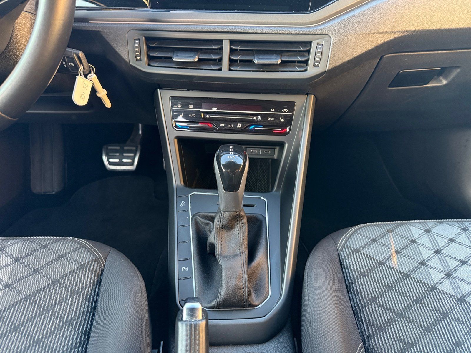 Volkswagen Taigo R-Line 1.0 TSI DSG Rückfahrkamera Sitzheiz foto 9