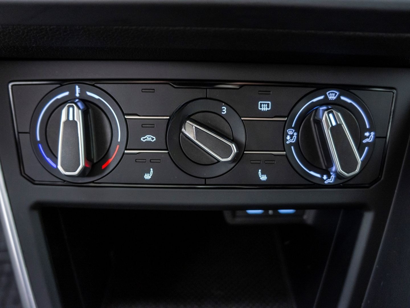 Volkswagen Polo VI Life Klima PDC LED ABS (27) foto 24