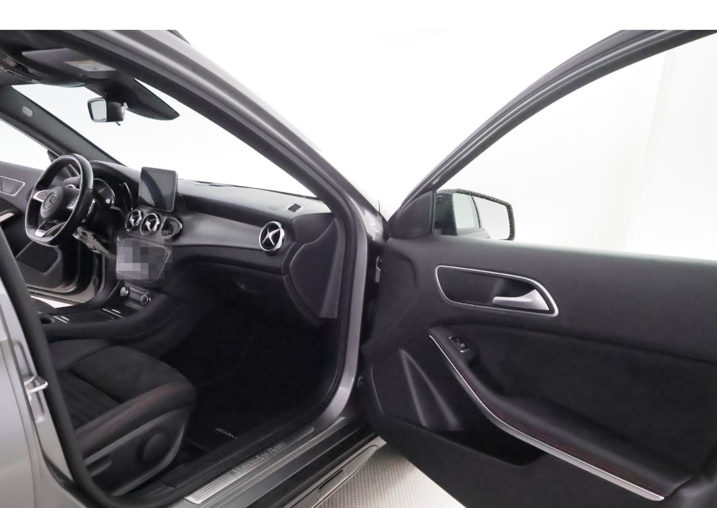 Mercedes-Benz GLA 200 7G-DCT AMG Line+LED+PANO+KAMERA+TEMPO foto 23