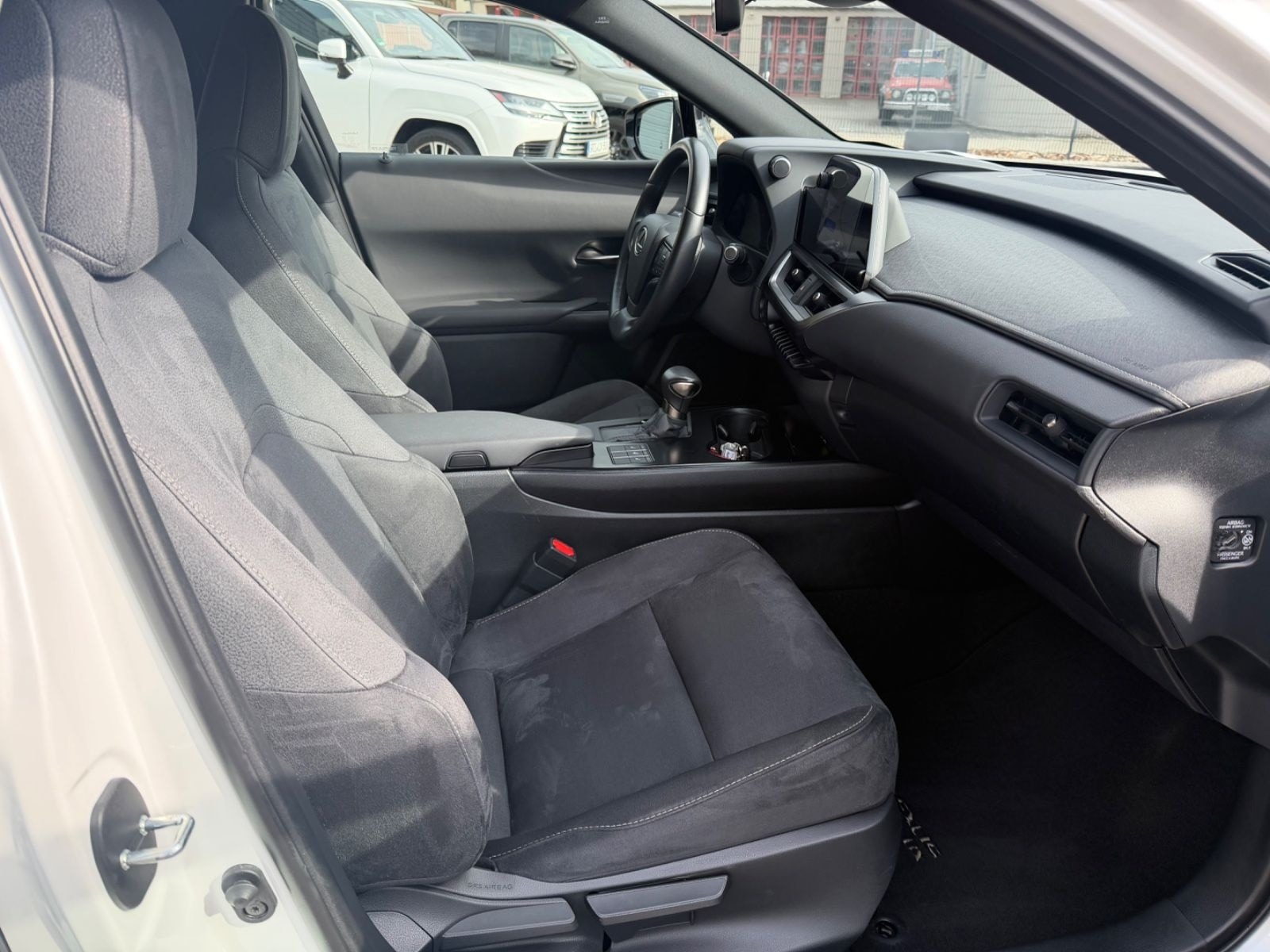 Lexus UX 250 h Style.LED.ACC.Kamera. foto 14