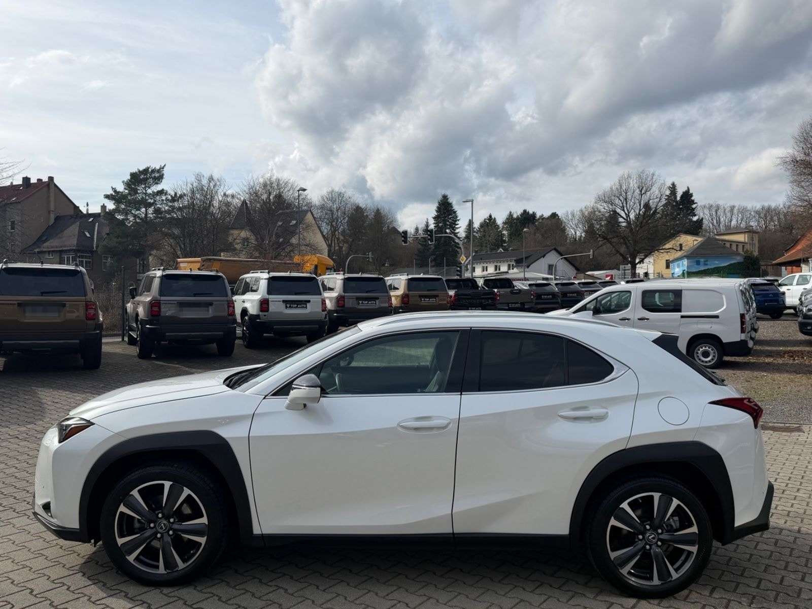 Lexus UX 250 h Style.LED.ACC.Kamera. foto 4