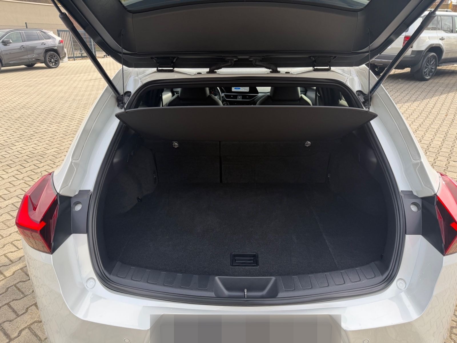 Lexus UX 250 h Style.LED.ACC.Kamera. foto 7