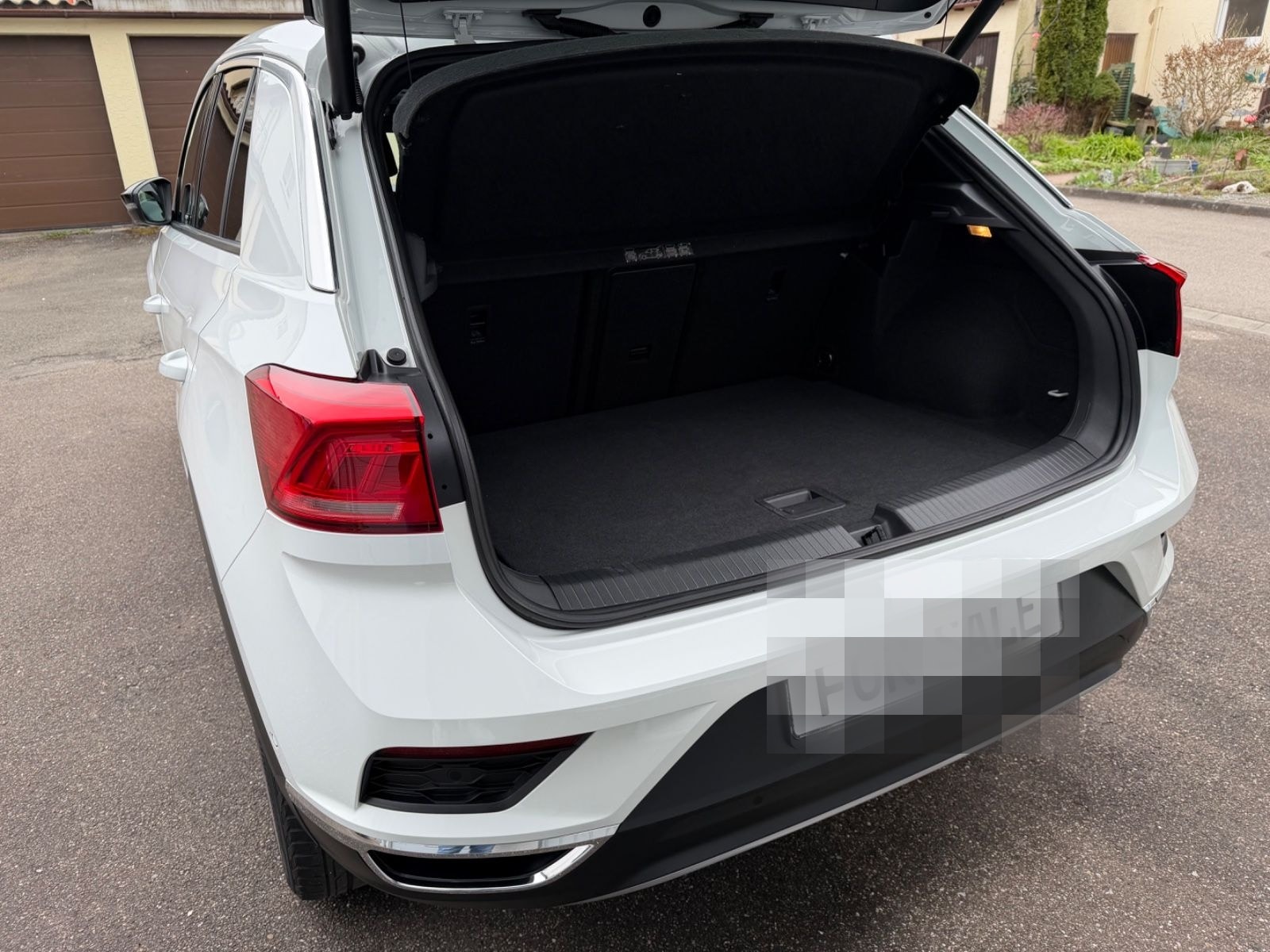 Volkswagen T-Roc United 1.5TSI Sthzg AHK Kam Nav 1Hd KD NEU foto 11