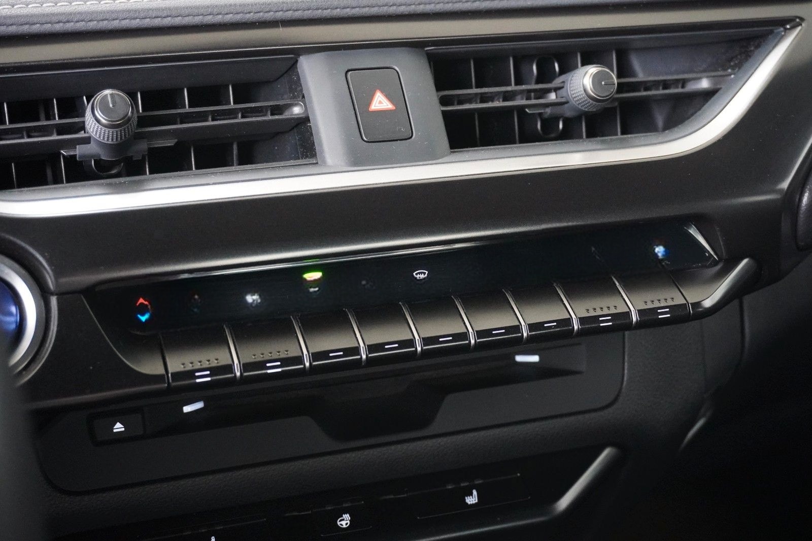 Lexus UX 250h Navi LED Kamera Lenkradhzg. foto 23