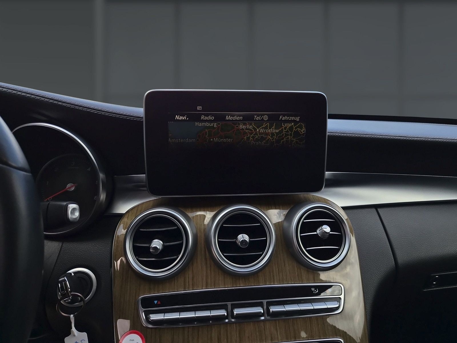 Mercedes-Benz C 220 d Exclusive AHK NAVI Memory Kamera Ambient foto 14