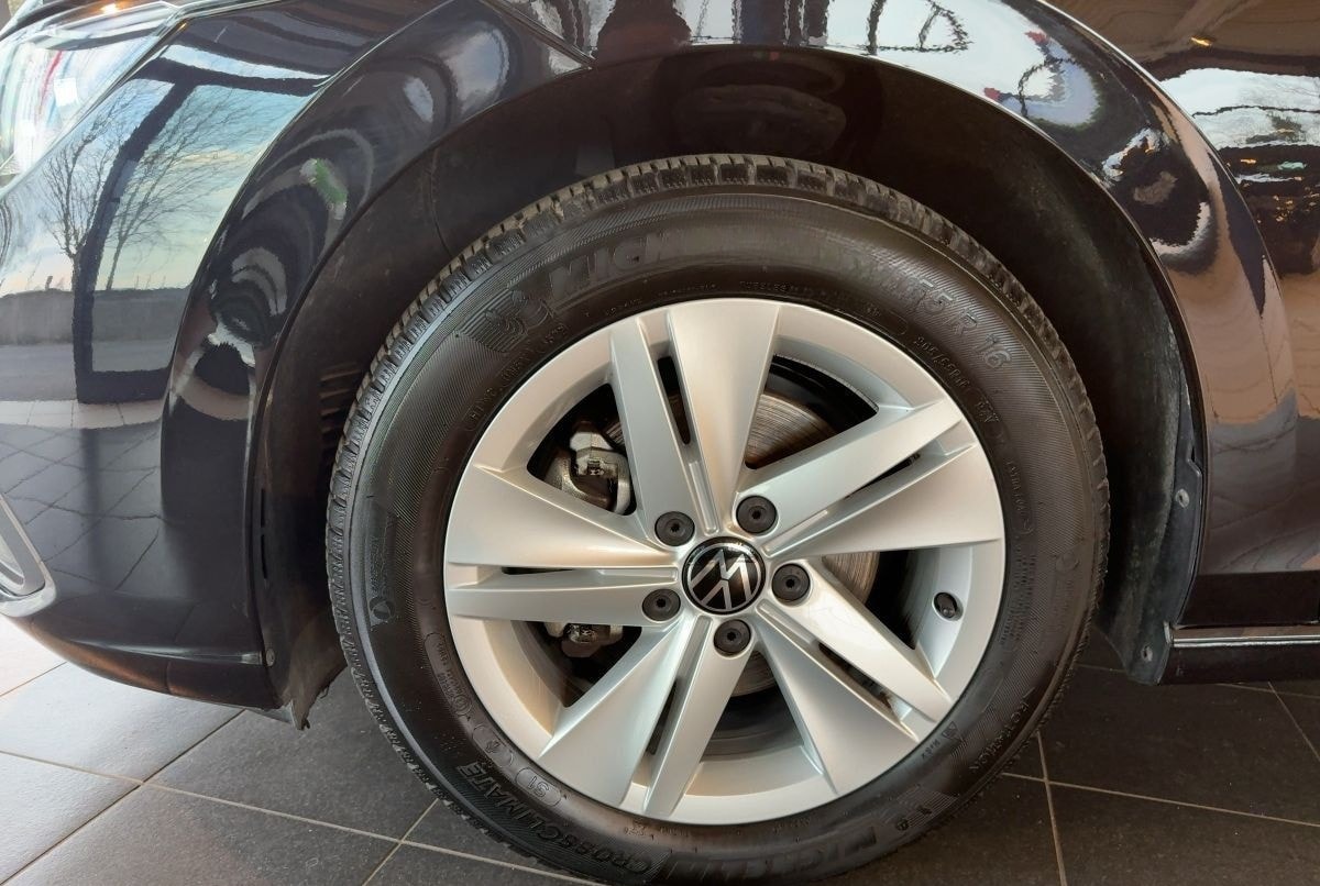 Volkswagen Golf VIII 1.5 TSI Life Ganzjahresreifen Rückfahr foto 15