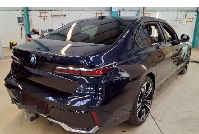 BMW 740 d xDrive M Sport 21'' PanoSky IconGl AHK StH foto 2