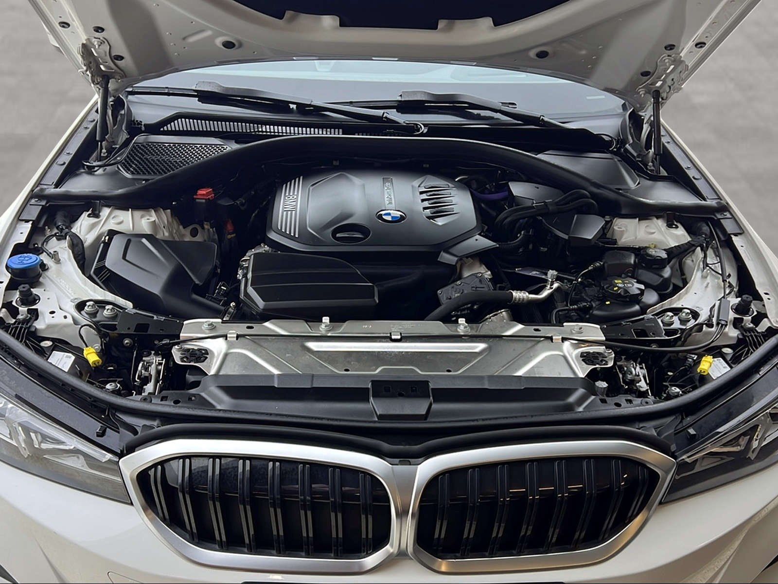 BMW 320d xDrive Touring Harman/K LiveCockpitProf foto 17