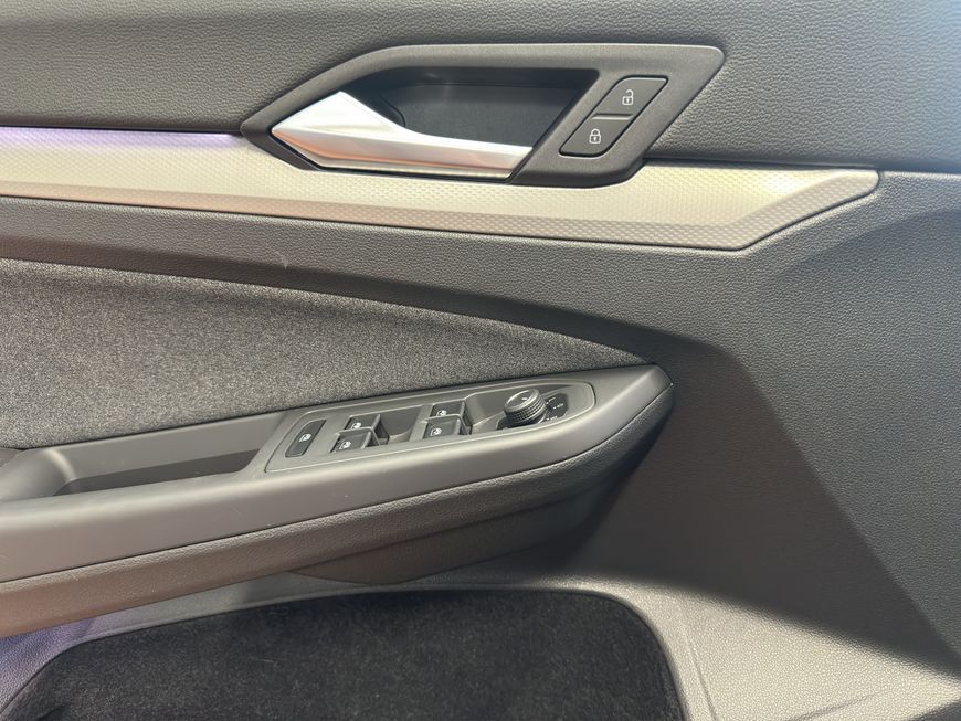 Volkswagen Golf 1.0 TSI OPF Move foto 16