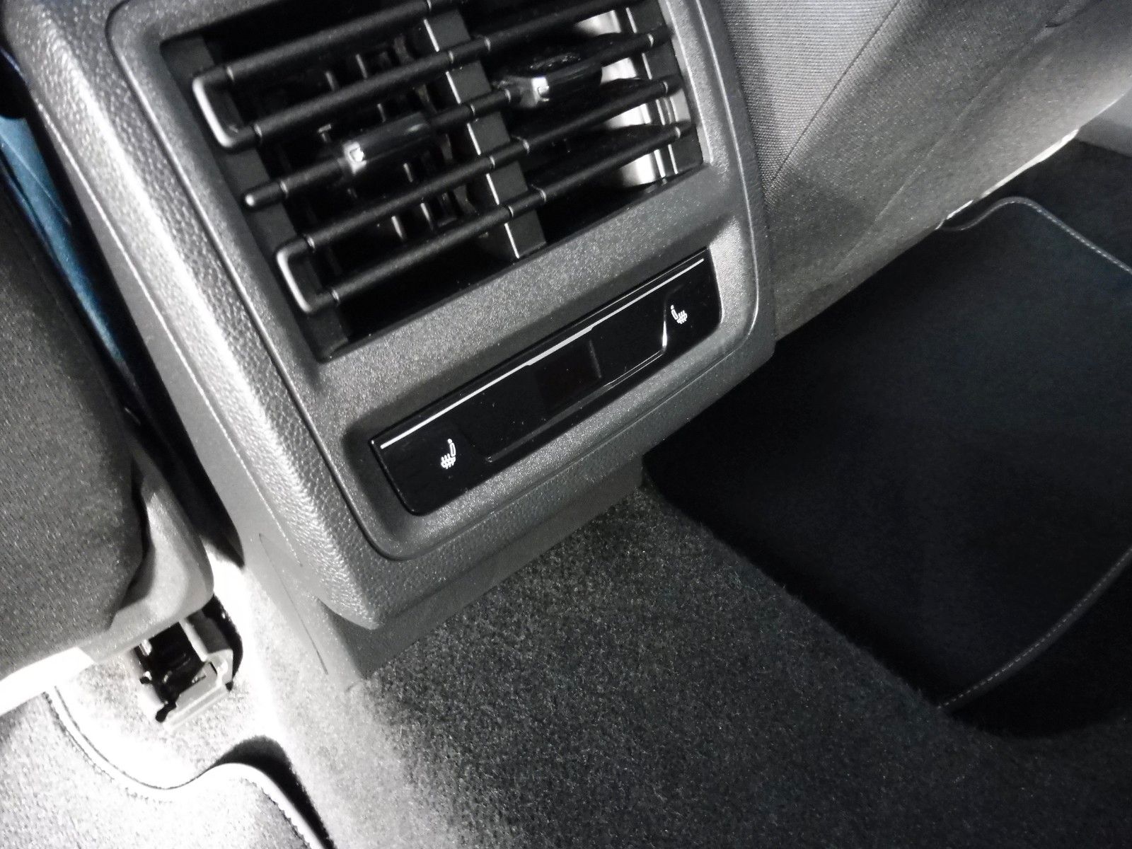 Volkswagen Golf VIII Variant 1,5 TSI Life,SHZ foto 5