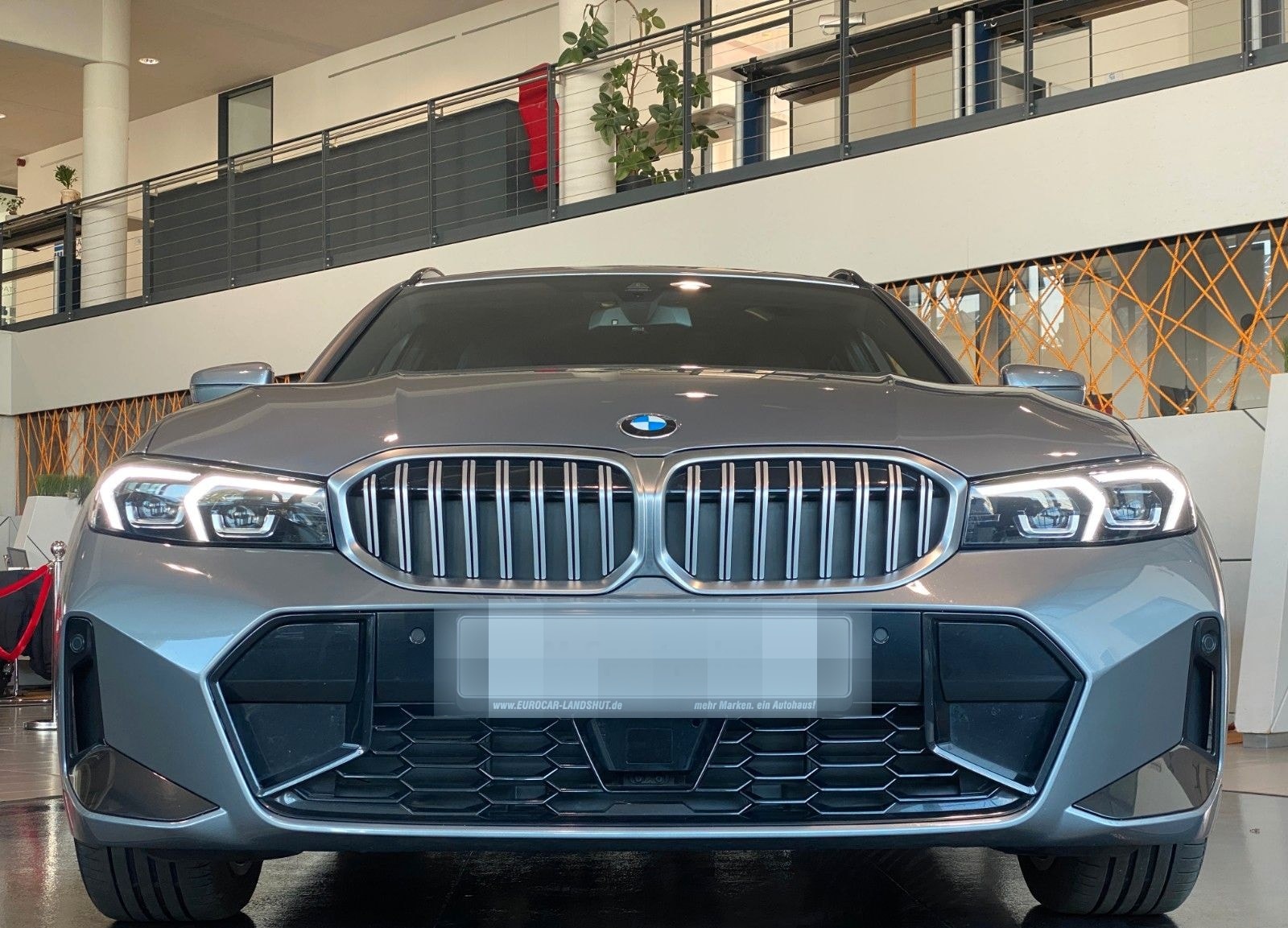 BMW 330i Touring xDrive M-Sport Curved Kam. HiFi ACC foto 5