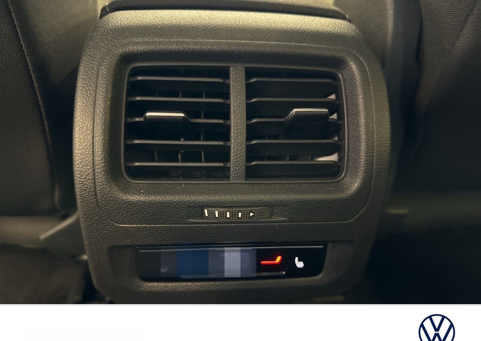 Volkswagen Touran 2.0 HIGHLINE AHK ACC LM17 NAVI CARPLAY foto 21