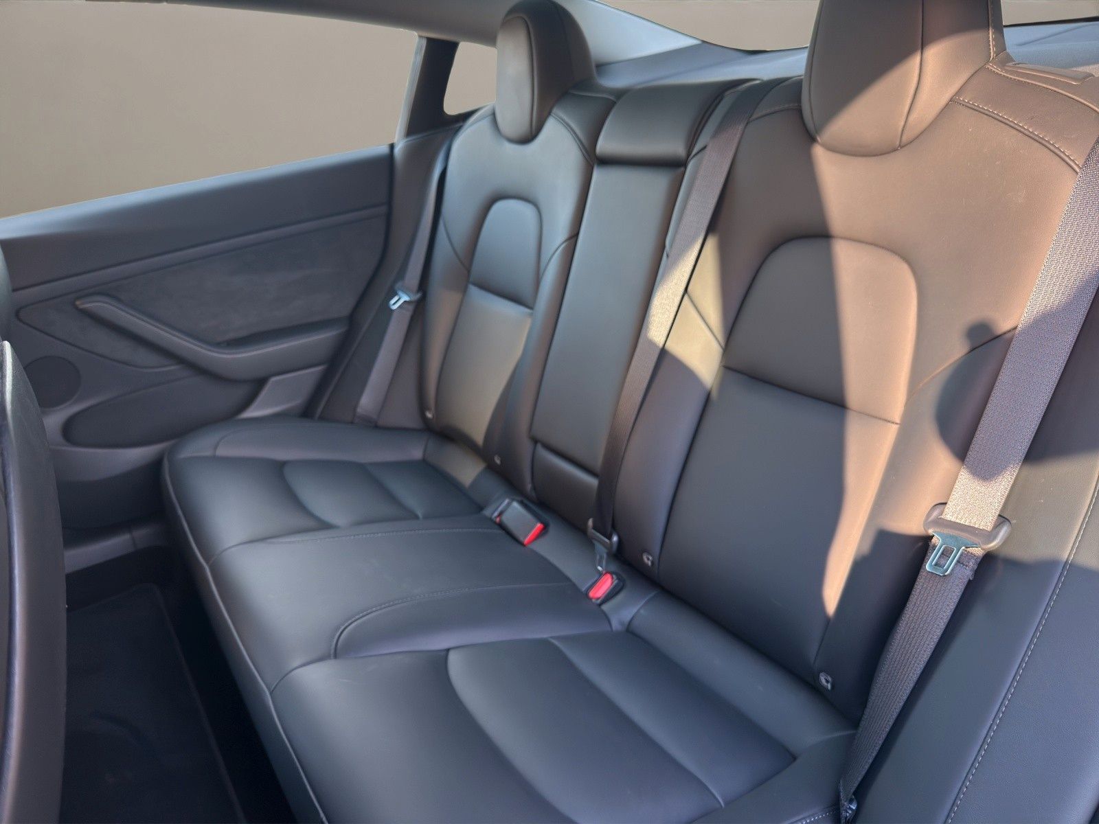 Tesla Model 3 foto 12