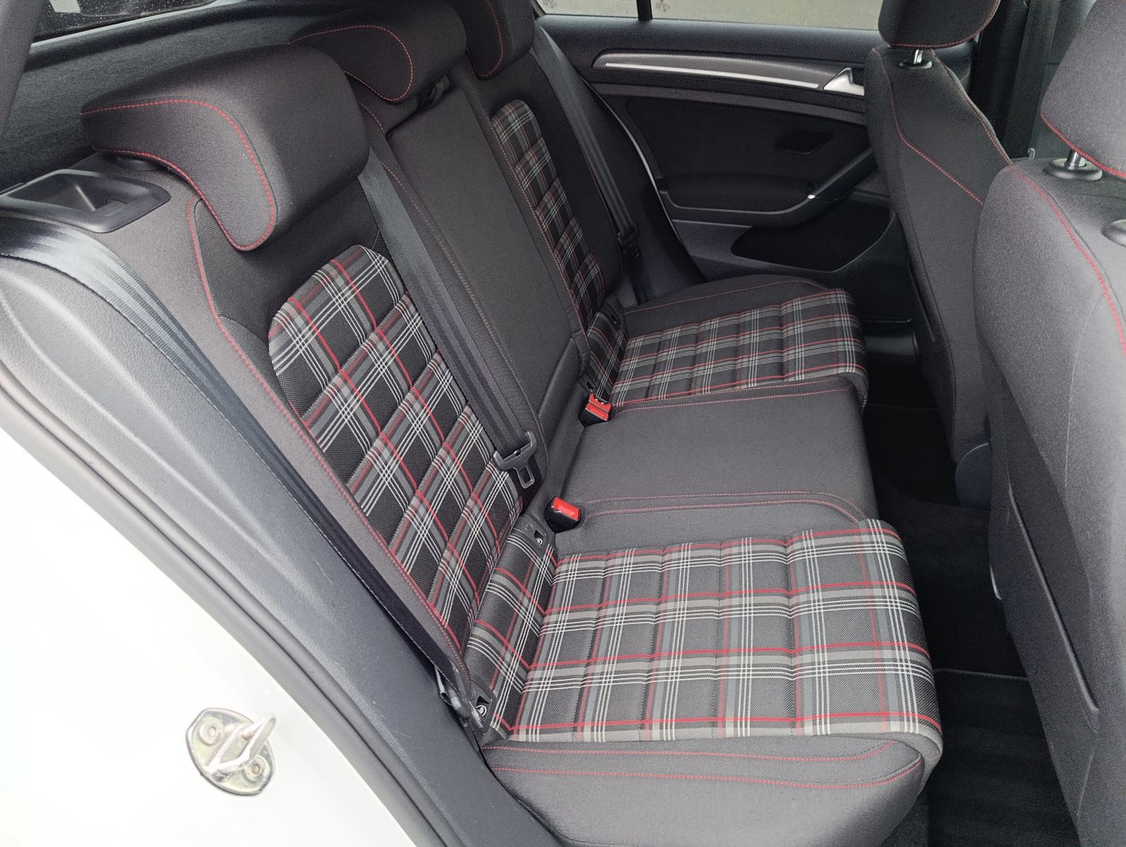 Volkswagen Golf VII Lim. GTI Performance LED PDC SHZ foto 24