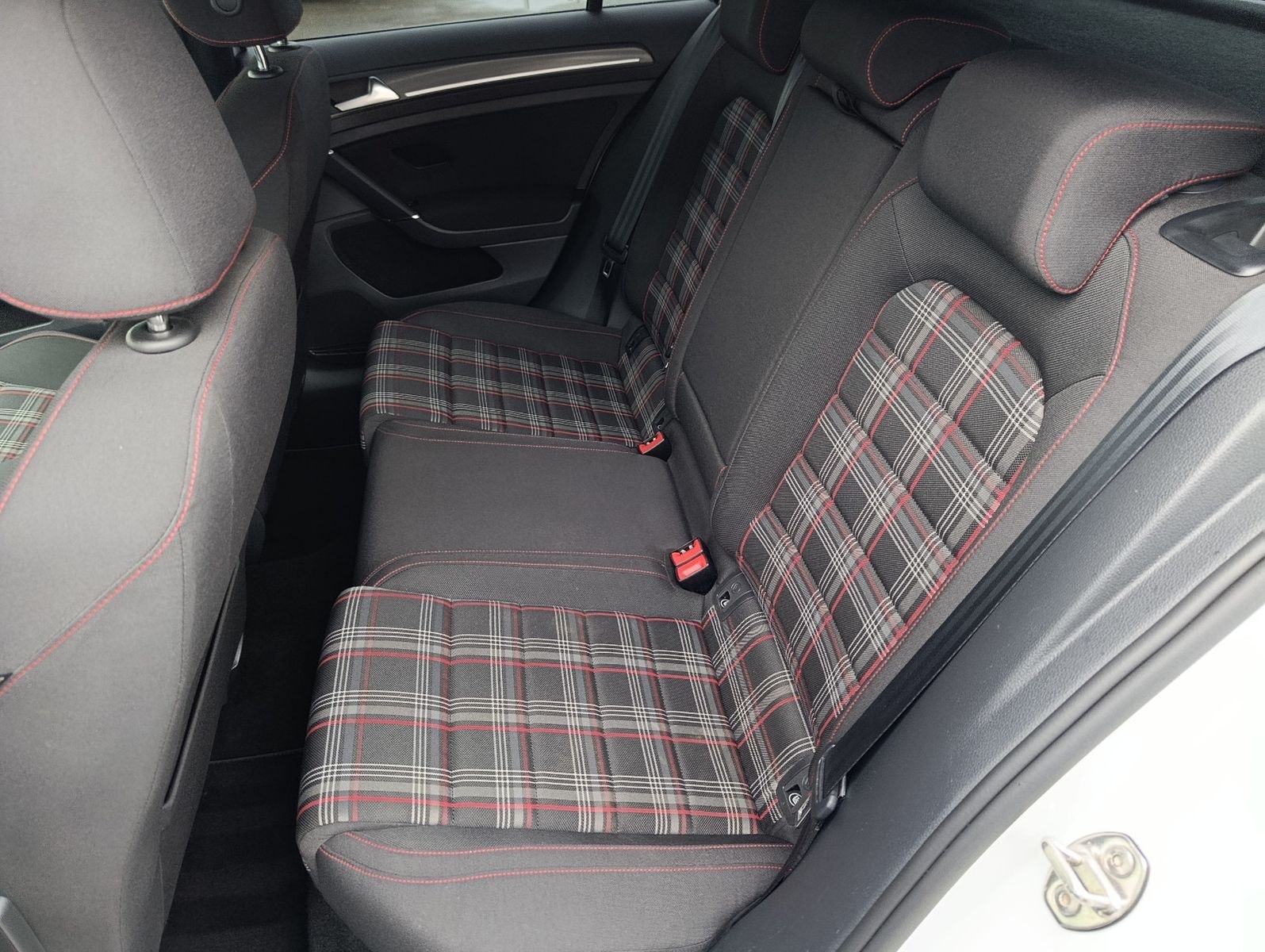 Volkswagen Golf VII Lim. GTI Performance LED PDC SHZ foto 25