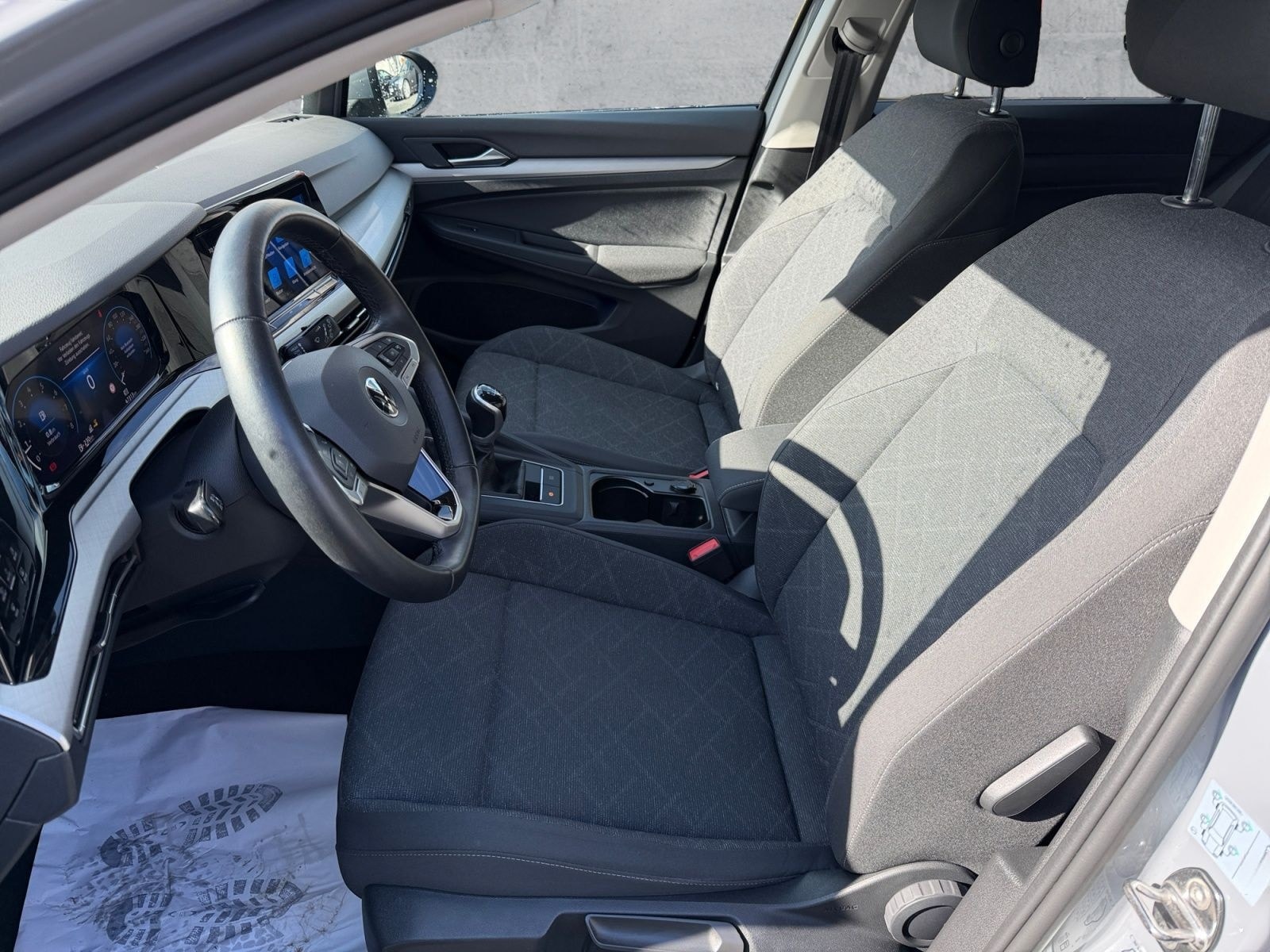 Volkswagen Golf VIII 1.5 TSI LIFE LEDplus+NAVI+ACC+SHZ+RFK foto 12