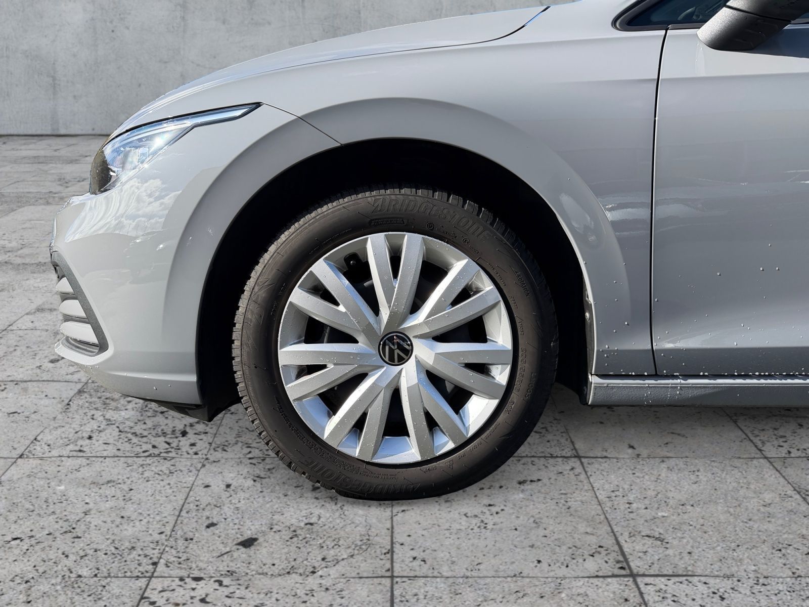 Volkswagen Golf VIII 1.5 TSI LIFE LEDplus+NAVI+ACC+SHZ+RFK foto 8