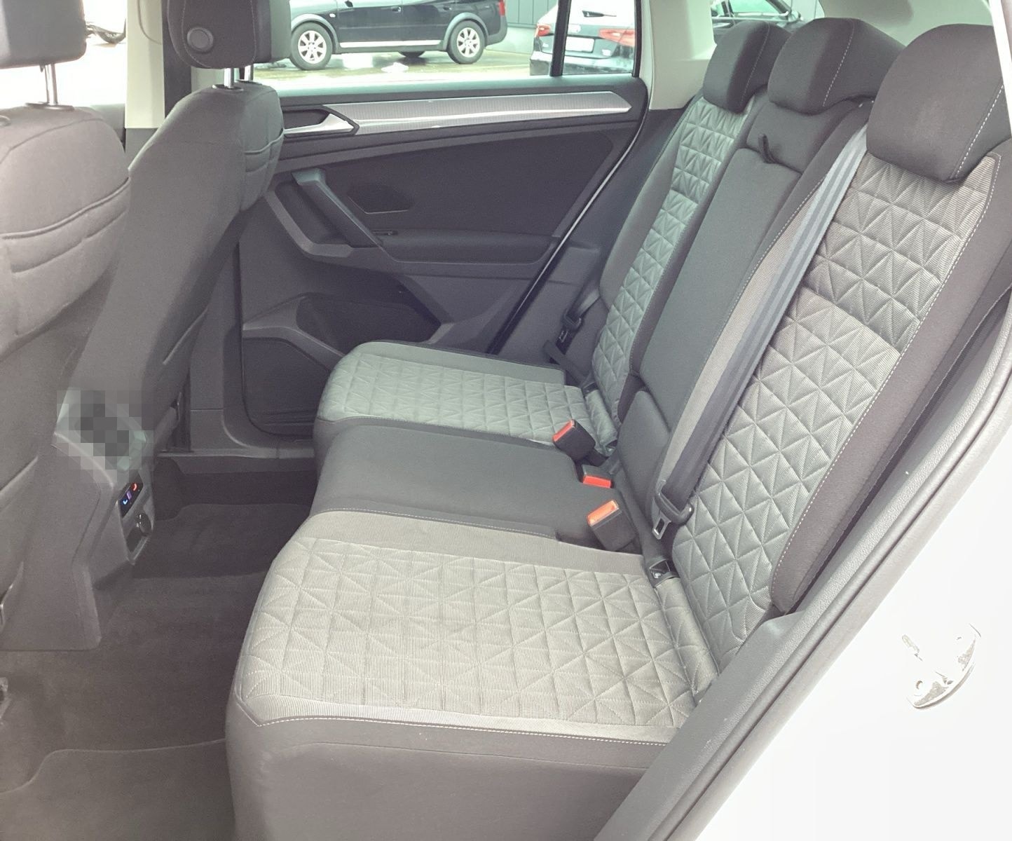 Volkswagen Tiguan 1.5TSI Life Navi LED AHK foto 11