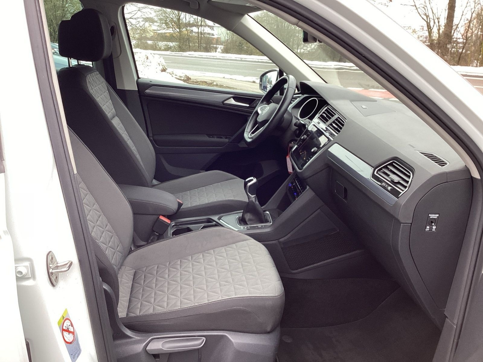 Volkswagen Tiguan 1.5TSI Life Navi LED AHK foto 13