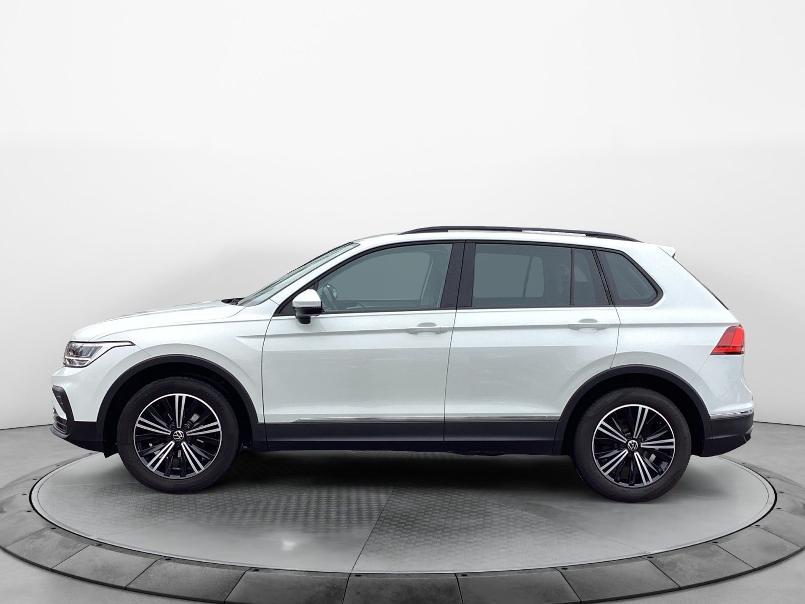 Volkswagen Tiguan 1.5TSI Life Navi LED AHK foto 3