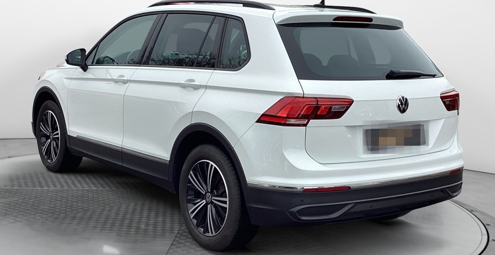 Volkswagen Tiguan 1.5TSI Life Navi LED AHK foto 4