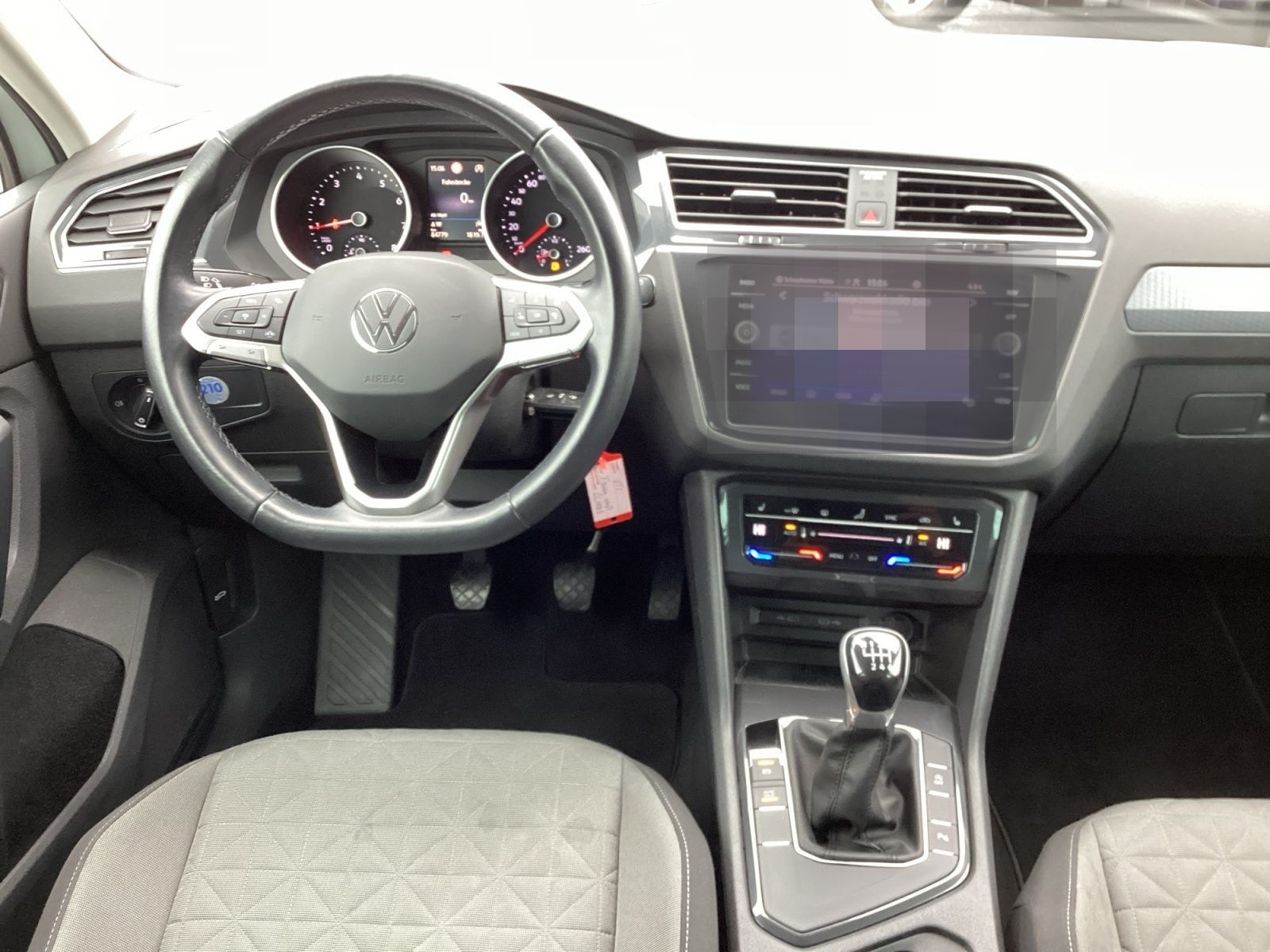 Volkswagen Tiguan 1.5TSI Life Navi LED AHK foto 8