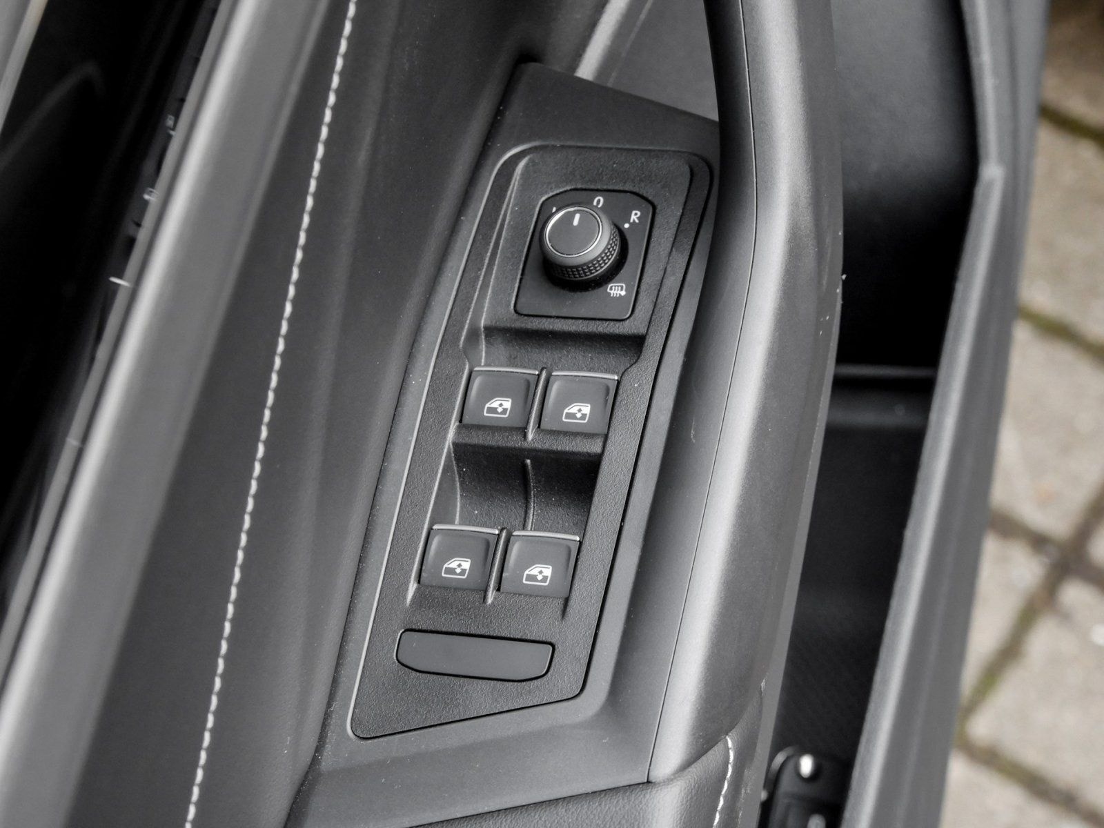 Volkswagen T-Roc Cabriolet R-Line 1.5 TSI DSG IQ.Light Navi foto 13