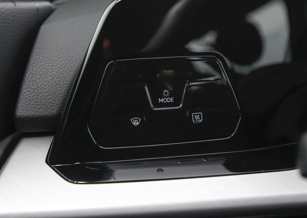 Volkswagen Golf Variant 2.0 TDI DSG Life Business Pre., ZGV foto 18