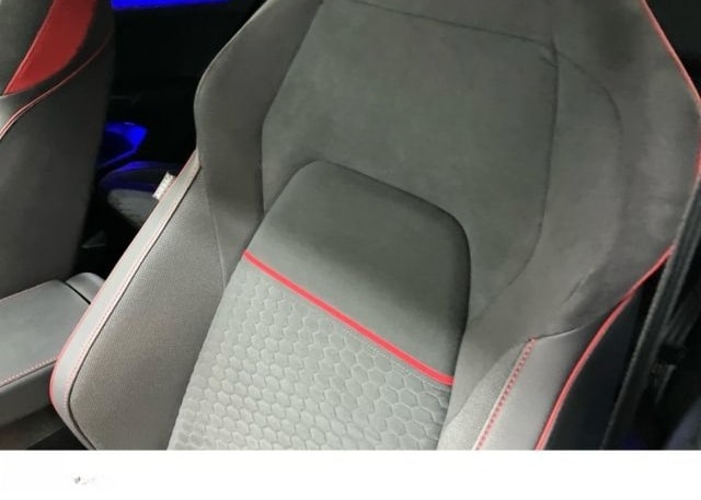 Volkswagen Golf GTI VIII 2.0 TSI DSG Clubsport LED CarPlay foto 21