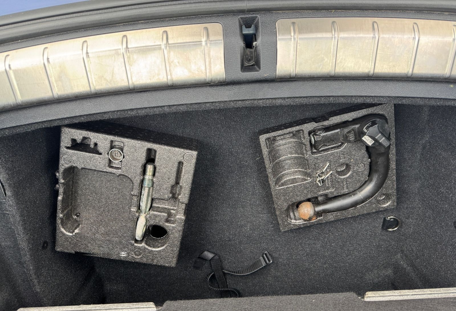 BMW X1 xDrive18d Sport Line Navi LED Leder AHK HiFi foto 16