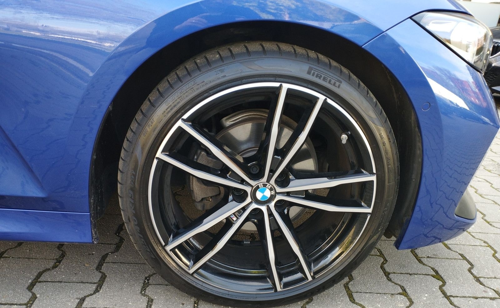 BMW 320 d xDrive Touring* M Sport*AHK*Standheizung foto 13