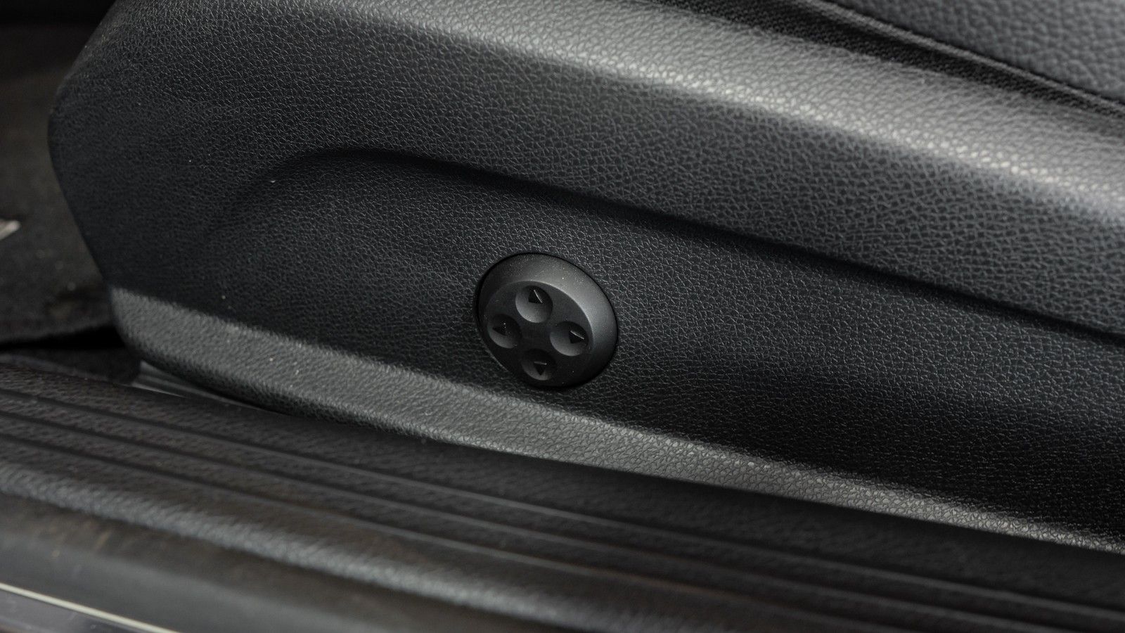 Mercedes-Benz C 300 AMG *NIGHT*360°*SPUR*VIRTUAL*TOT*MEMORY* foto 15