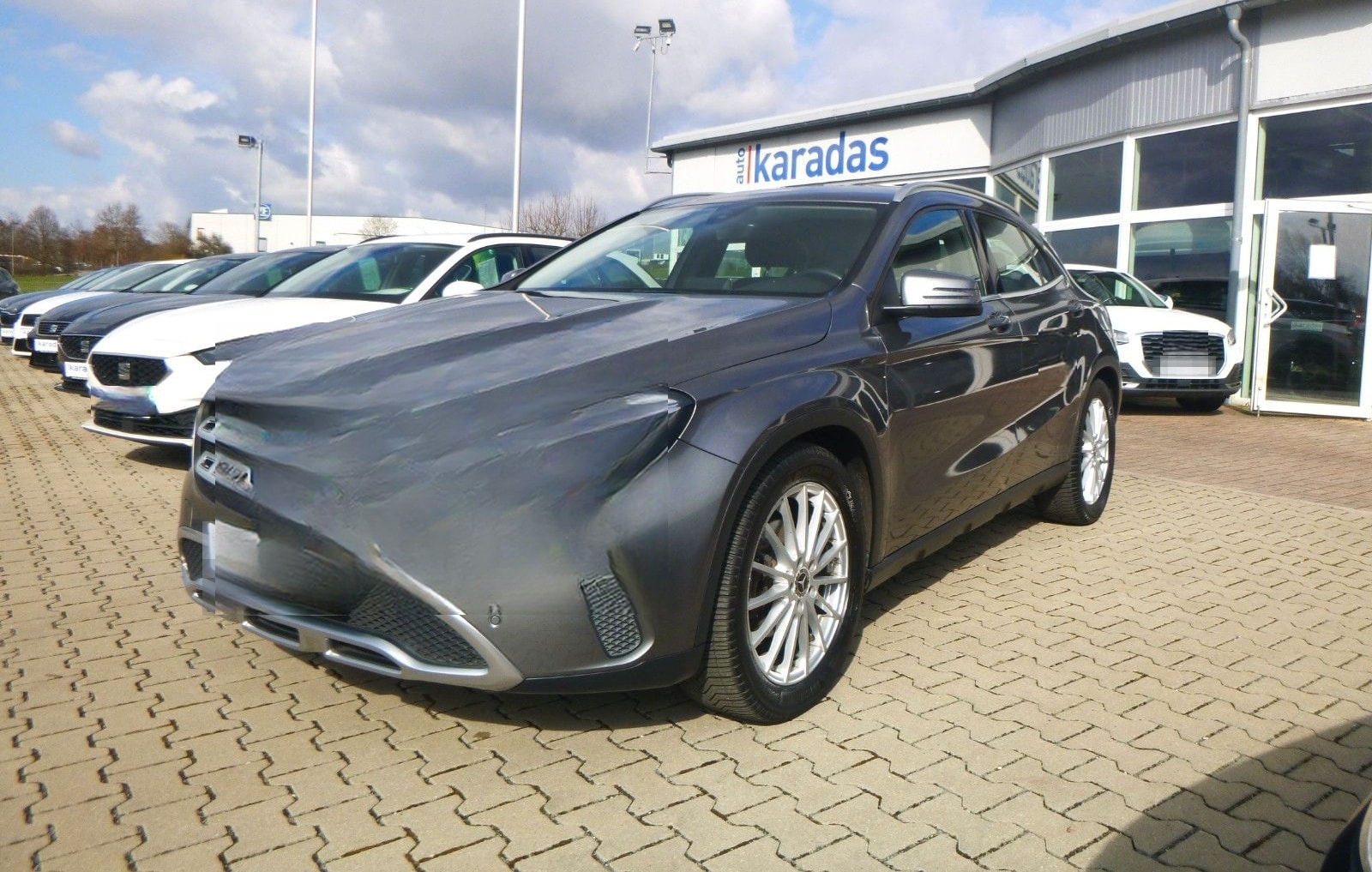 Mercedes-Benz GLA 200  >AUT/AHK/NAV/KAM/LED-Licht/LEDER< foto 1