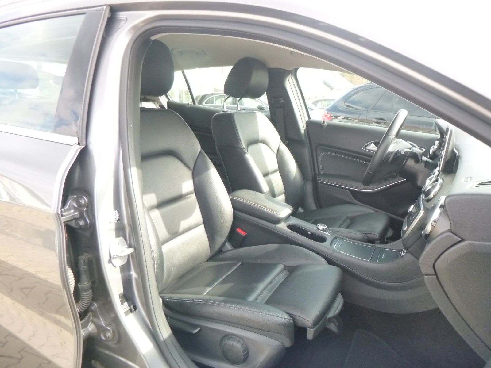 Mercedes-Benz GLA 200  >AUT/AHK/NAV/KAM/LED-Licht/LEDER< foto 12