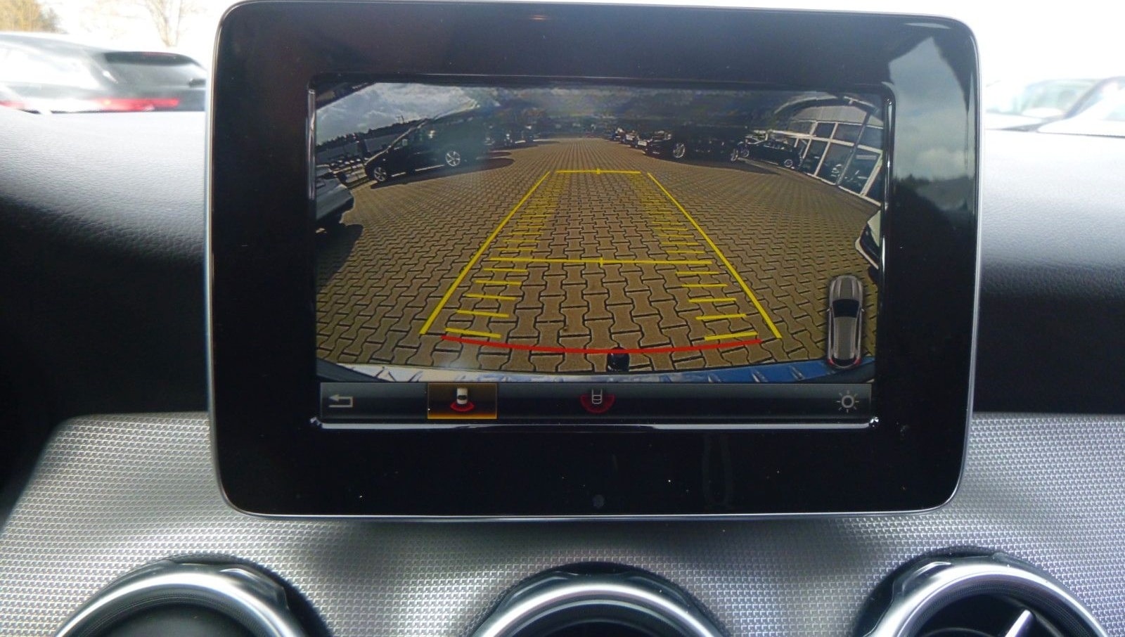 Mercedes-Benz GLA 200  >AUT/AHK/NAV/KAM/LED-Licht/LEDER< foto 16