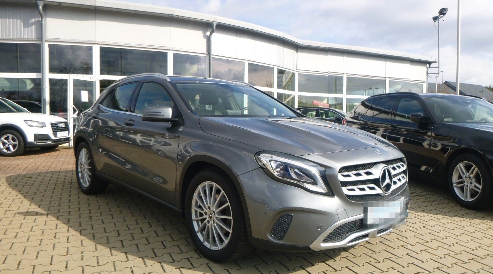 Mercedes-Benz GLA 200  >AUT/AHK/NAV/KAM/LED-Licht/LEDER< foto 5