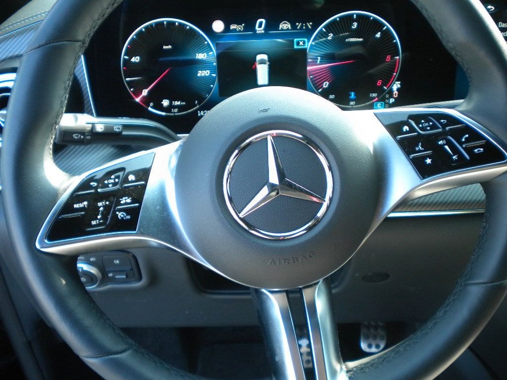 Mercedes-Benz V 300 AVANTGARDE AMG 4x4 MBUX*MBeam*AIR*STHZG* foto 11