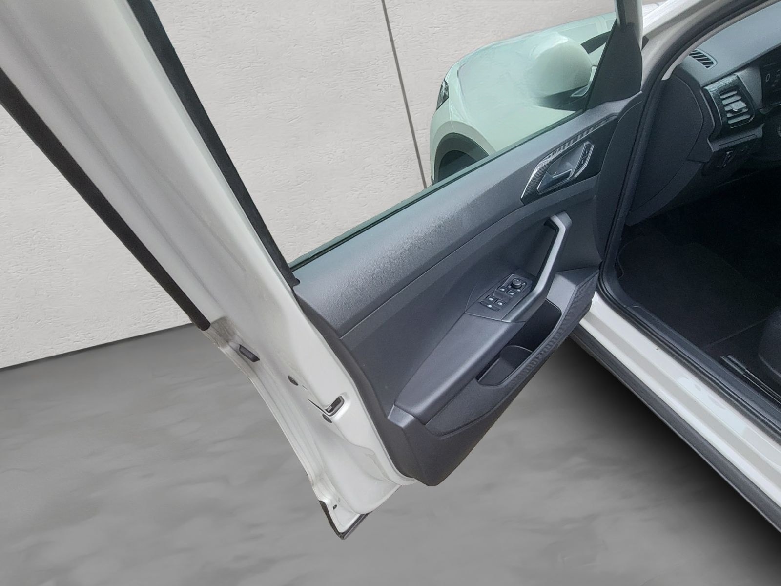 Volkswagen T-Cross 1.0 TSI Life IQ.Drive/Kamera/Navi foto 16