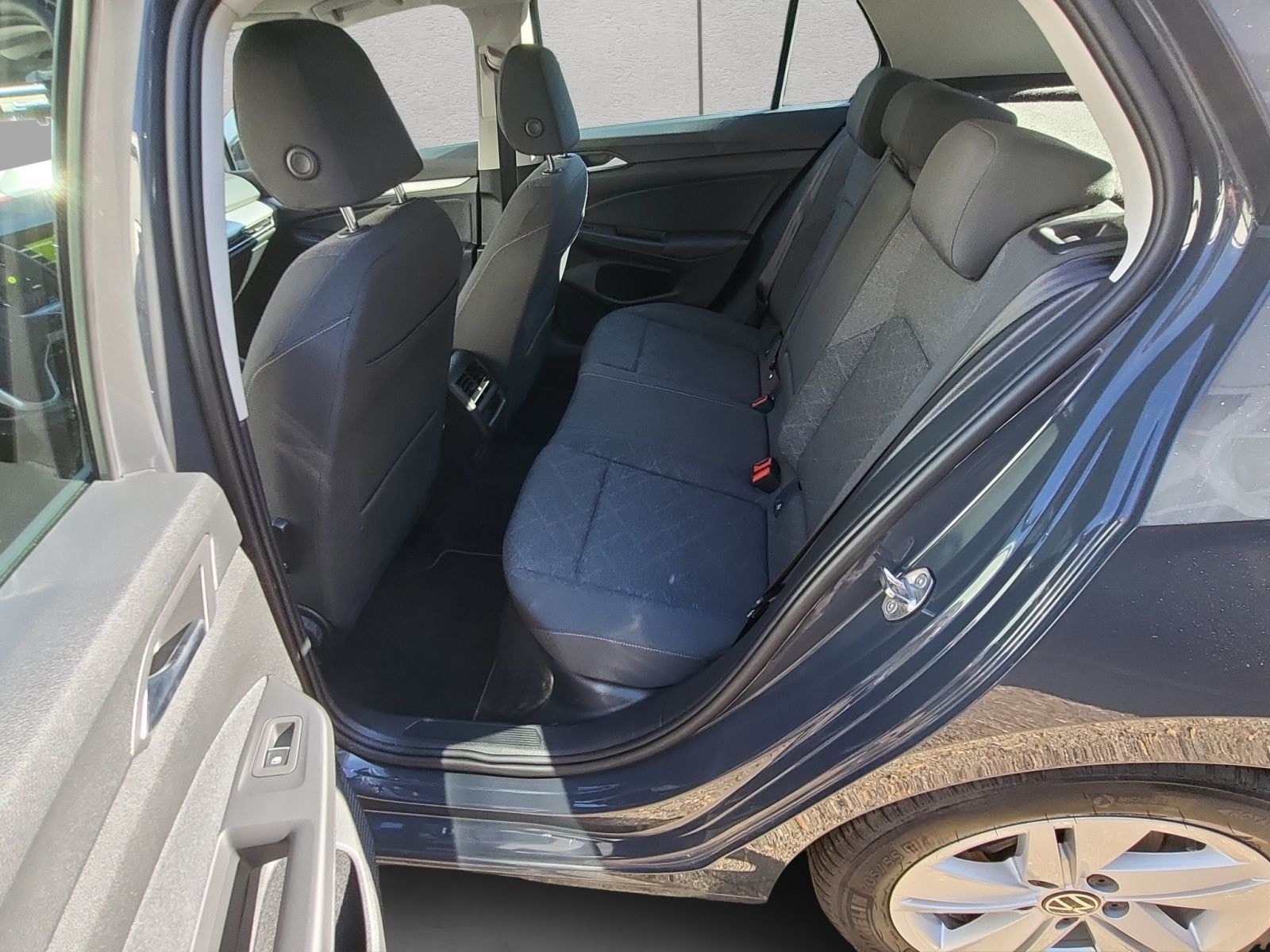 Volkswagen Golf 1.0 eTSI OPF DSG Life ACC SHZ GRA foto 17