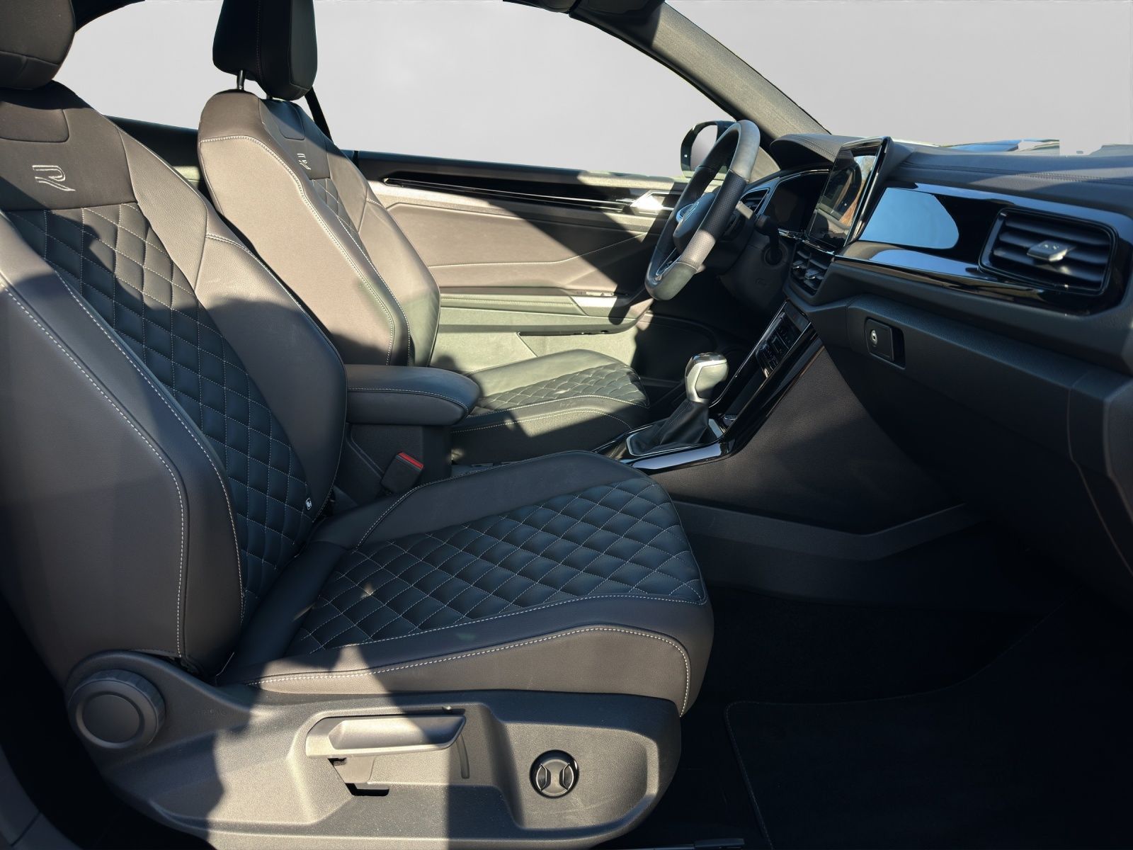 Volkswagen T-Roc Cabrio 1.5 TSI DSG R-LINE BLACK LEDER LM19 foto 4