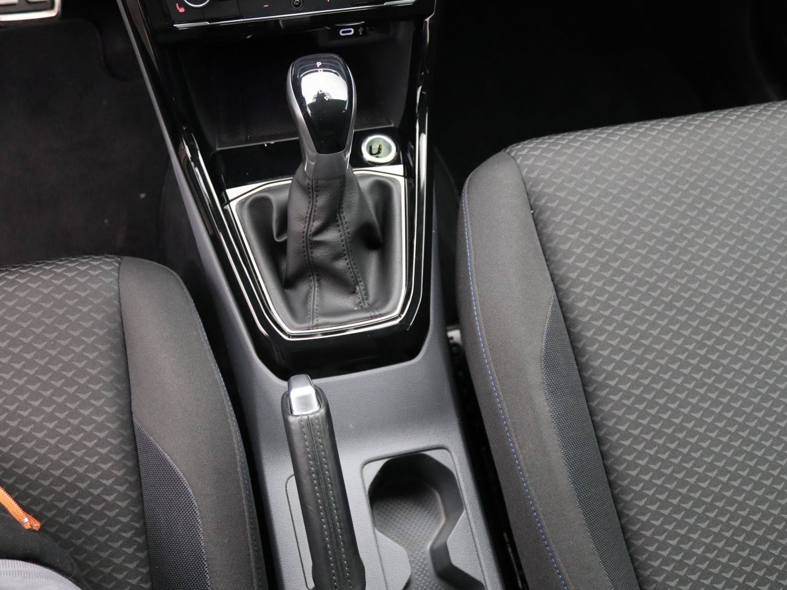 Volkswagen T-Cross United 1.5 TSI DSG / Navi, App, RFK, LED foto 16