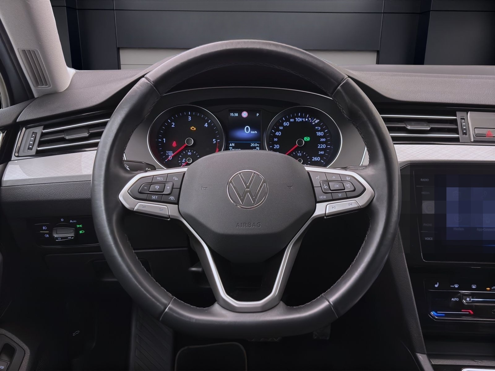 Volkswagen Passat Variant 2.0 TDI DSG BUSINESS AHK KAMERA N foto 11