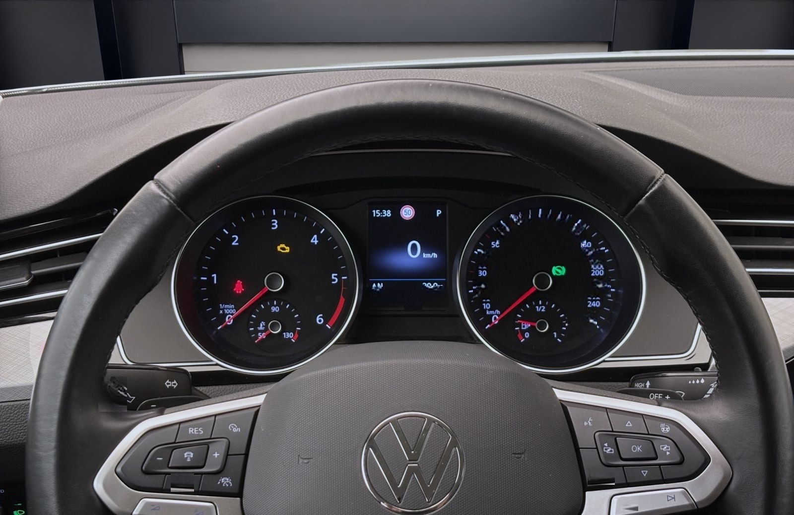 Volkswagen Passat Variant 2.0 TDI DSG BUSINESS AHK KAMERA N foto 12