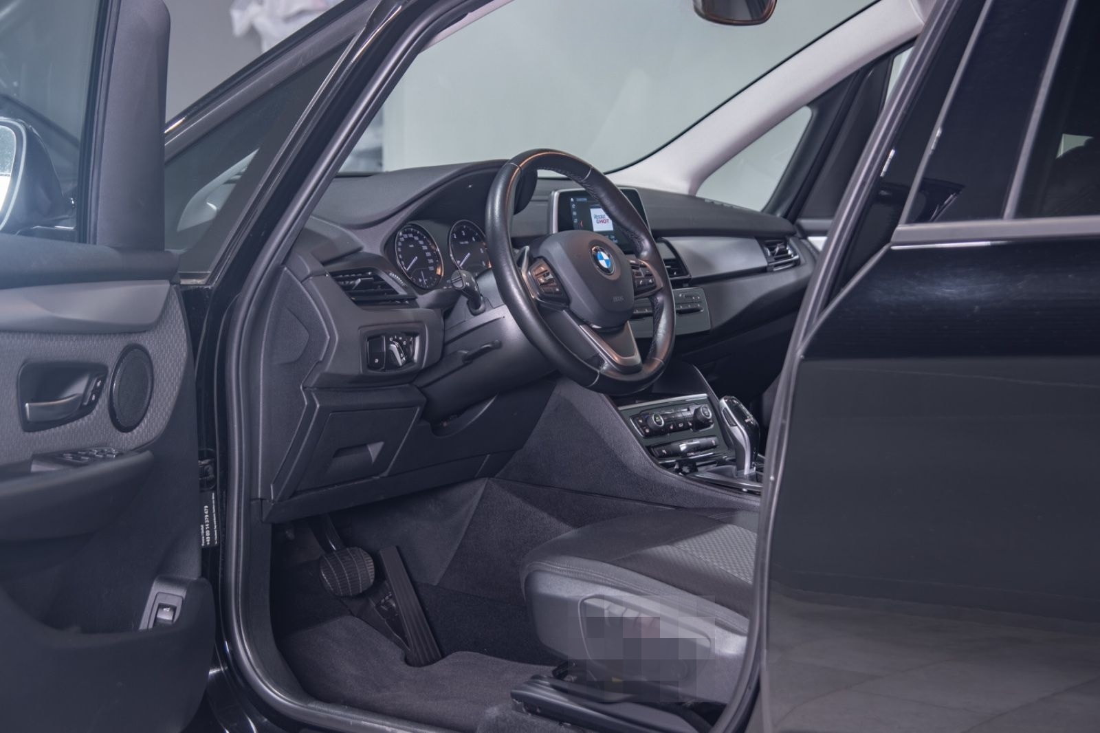 BMW 218d Gran Tourer xDrive AHK/Kamera/HiFi/DrivAsst foto 9