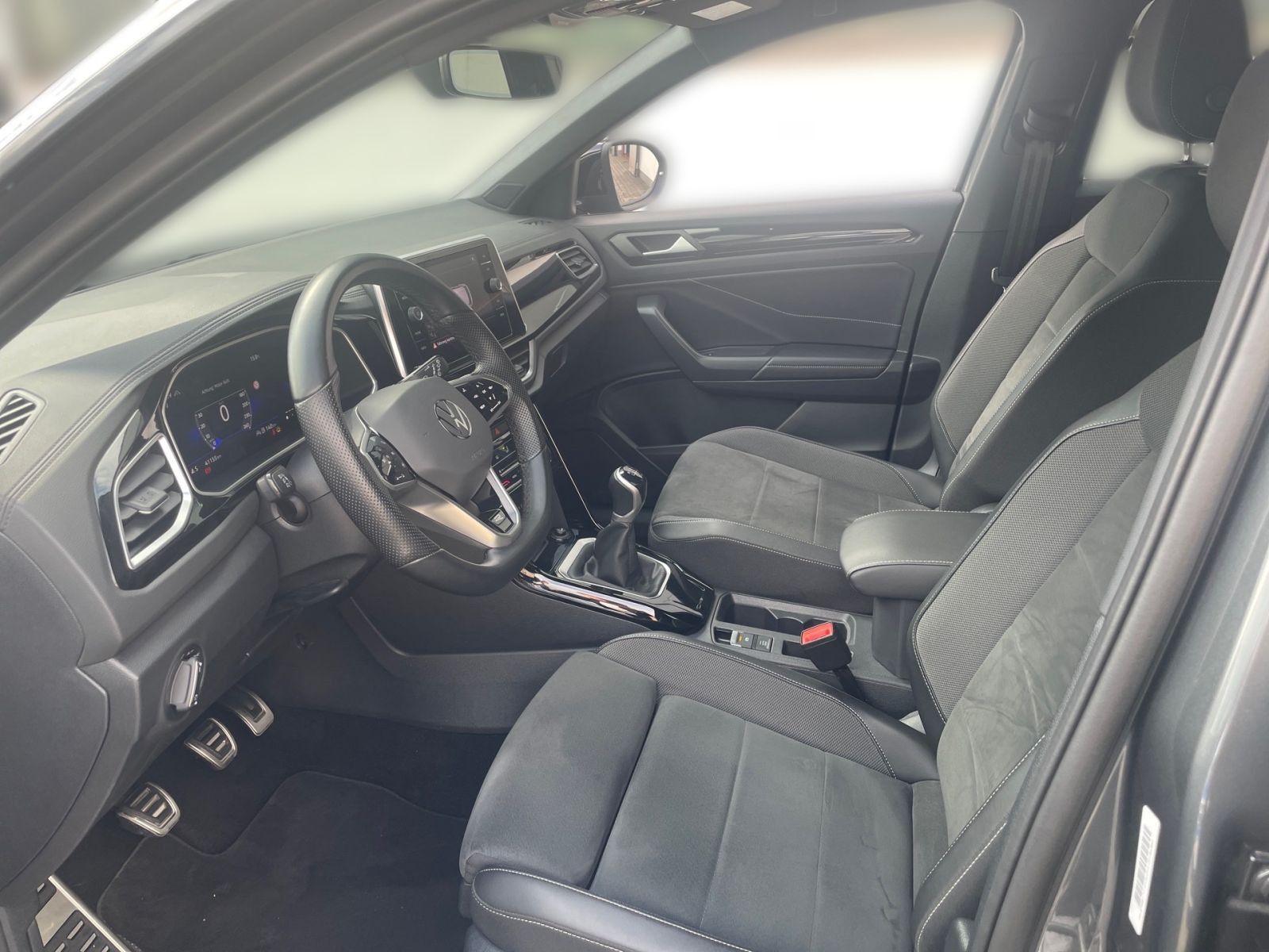 Volkswagen T-ROC R-Line 1.0TSI +LED+SHZ+KAMERA+NAVI+ foto 12