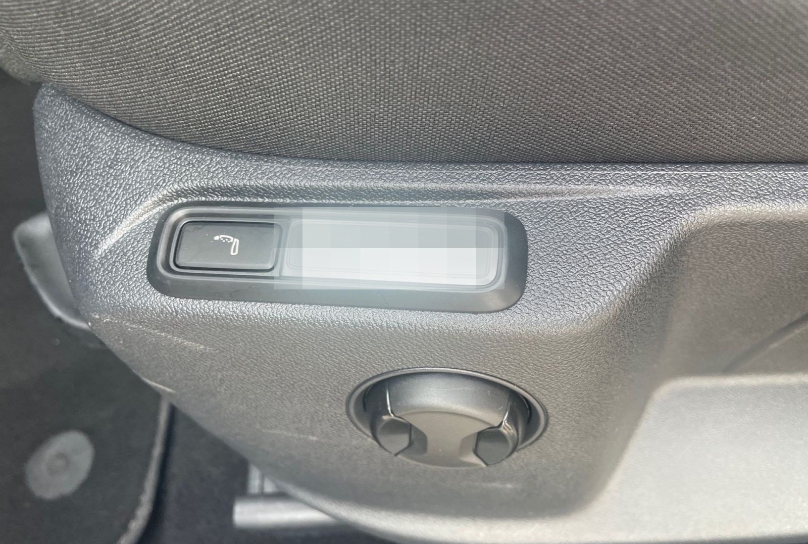 Volkswagen T-ROC R-Line 1.0TSI +LED+SHZ+KAMERA+NAVI+ foto 18