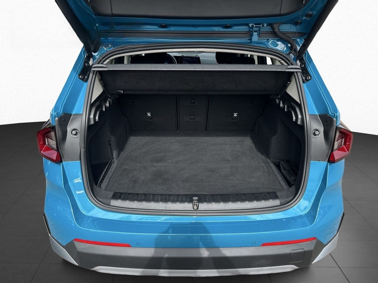 BMW X1 sDrive20i Aut. AdLED,AHK,Kamera,H/K,St+Go,17" foto 16