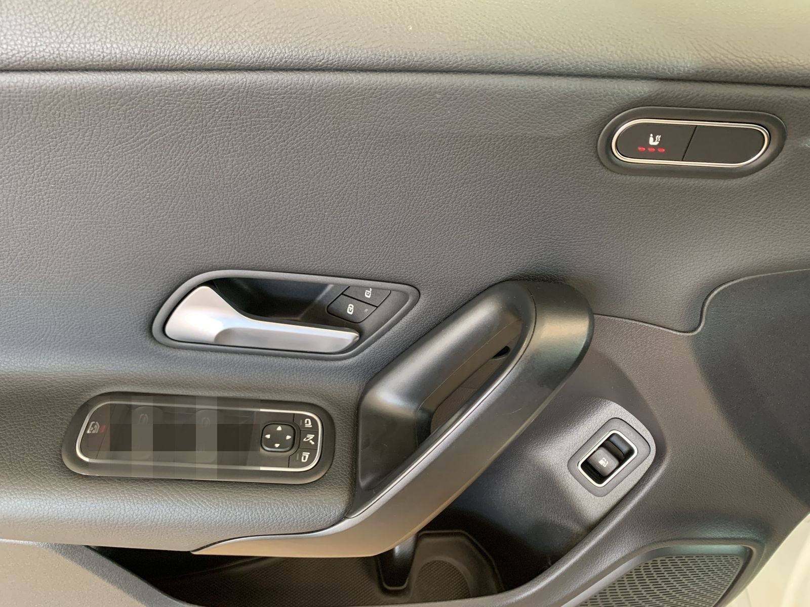 Mercedes-Benz CLA 250 Shooting Brake e Pano. LED Navi PDC SHZ foto 23